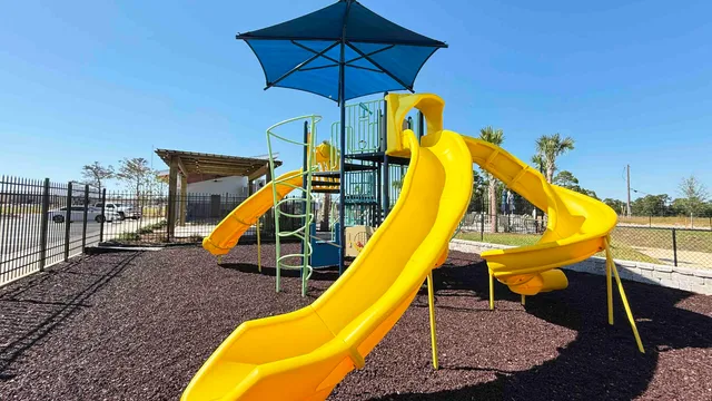 $318,900 | 2459 Cliff Hollow Circle, Gulf Breeze, FL 32563