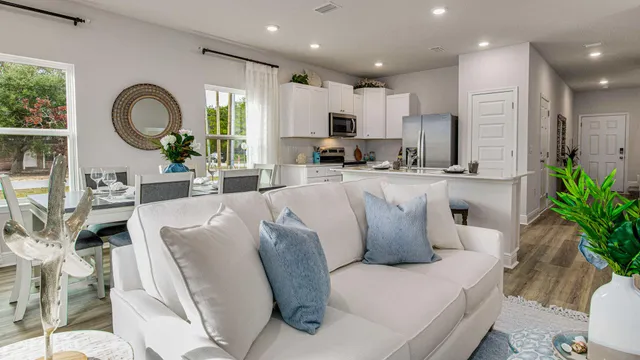 $318,900 | 2459 Cliff Hollow Circle, Gulf Breeze, FL 32563