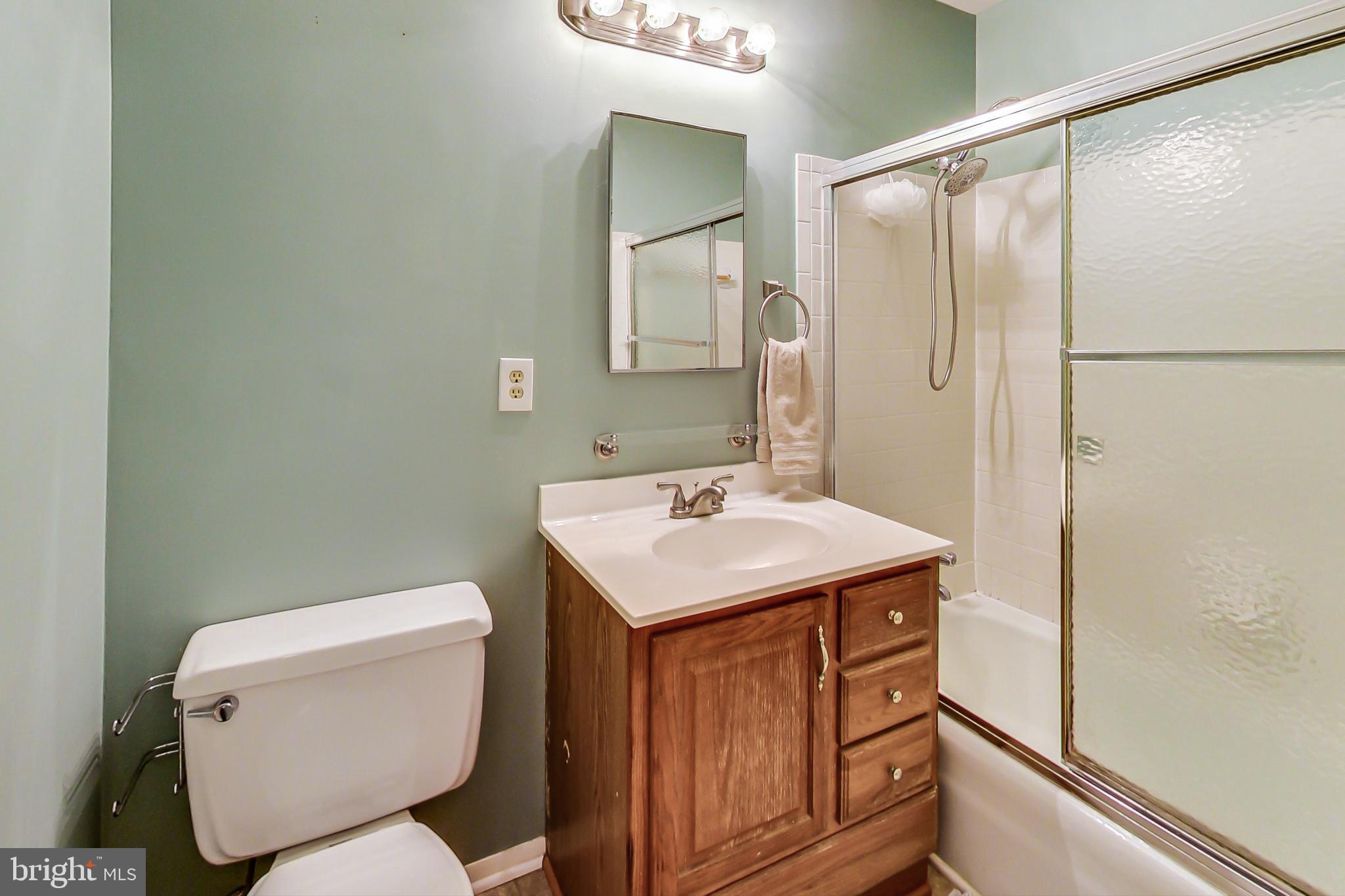 2184 Cartwright Place Reston, VA 20191 - Photo 31 of 46 Full Bath on Second Floor