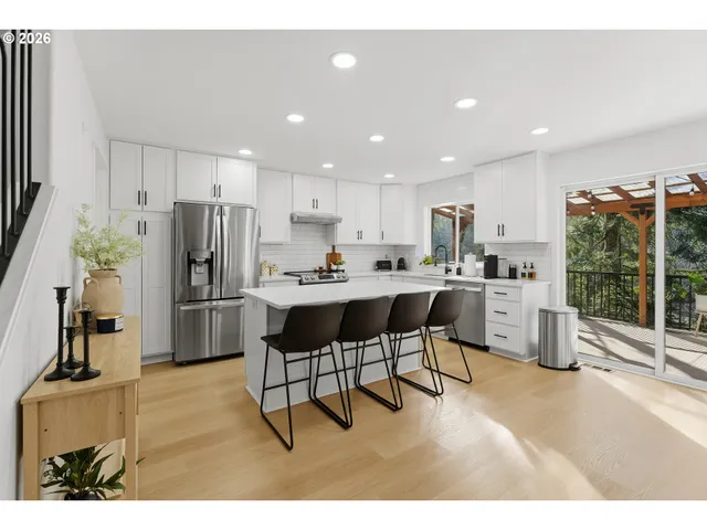 $525,900 | 37810 Hamilton Ridge Drive, Sandy, OR 97055