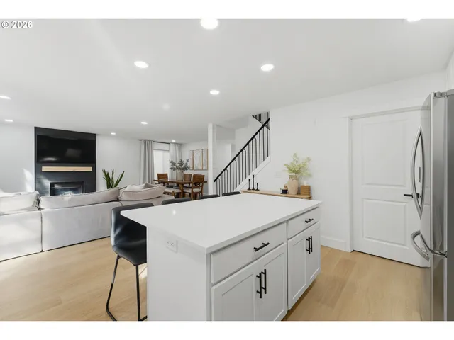 $525,900 | 37810 Hamilton Ridge Drive, Sandy, OR 97055