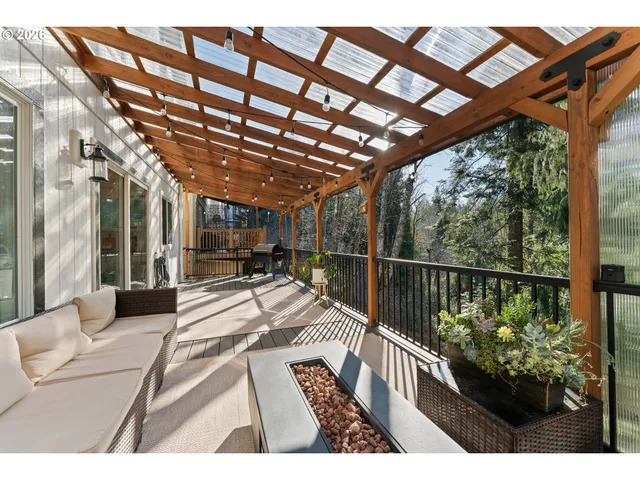 $525,900 | 37810 Hamilton Ridge Drive, Sandy, OR 97055