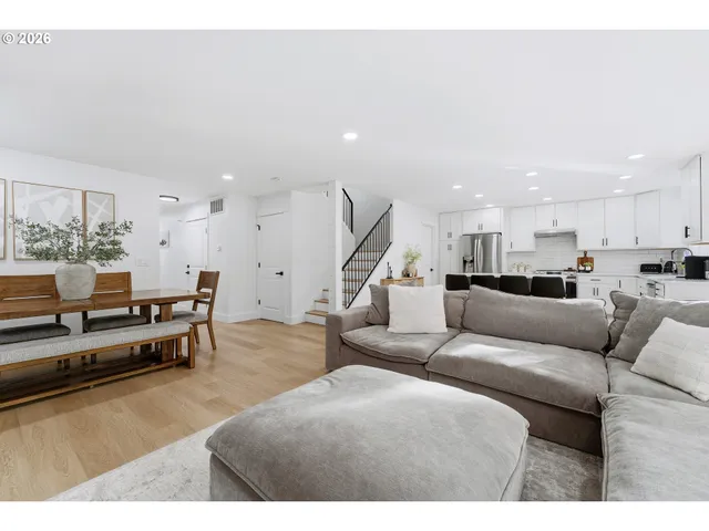 $525,900 | 37810 Hamilton Ridge Drive, Sandy, OR 97055