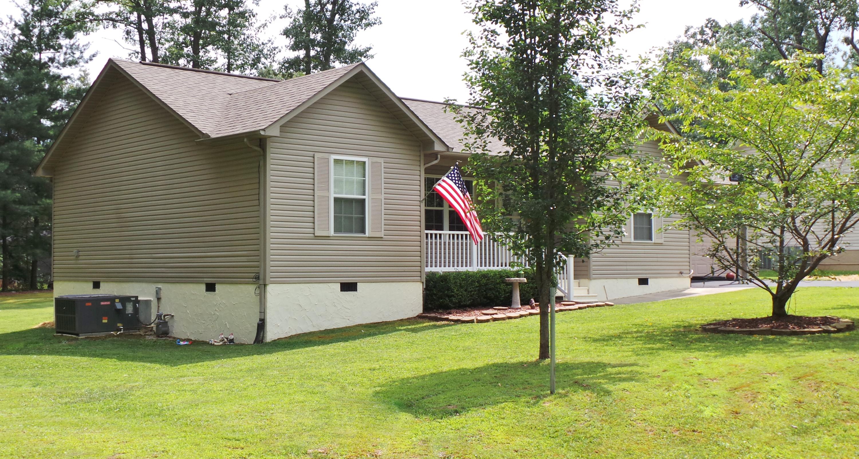 6040 Osage Road Crossville, TN 38572 - Photo 3 of 26 3-Low Maintenance Vinyl Siding