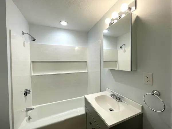 $289,000 | 37 Fountain Lane, Unit 4, Weymouth, MA 02190