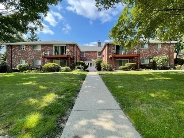 $289,000 | 37 Fountain Lane, Unit 4, Weymouth, MA 02190