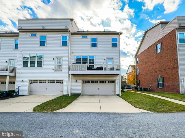 a view of building with yard