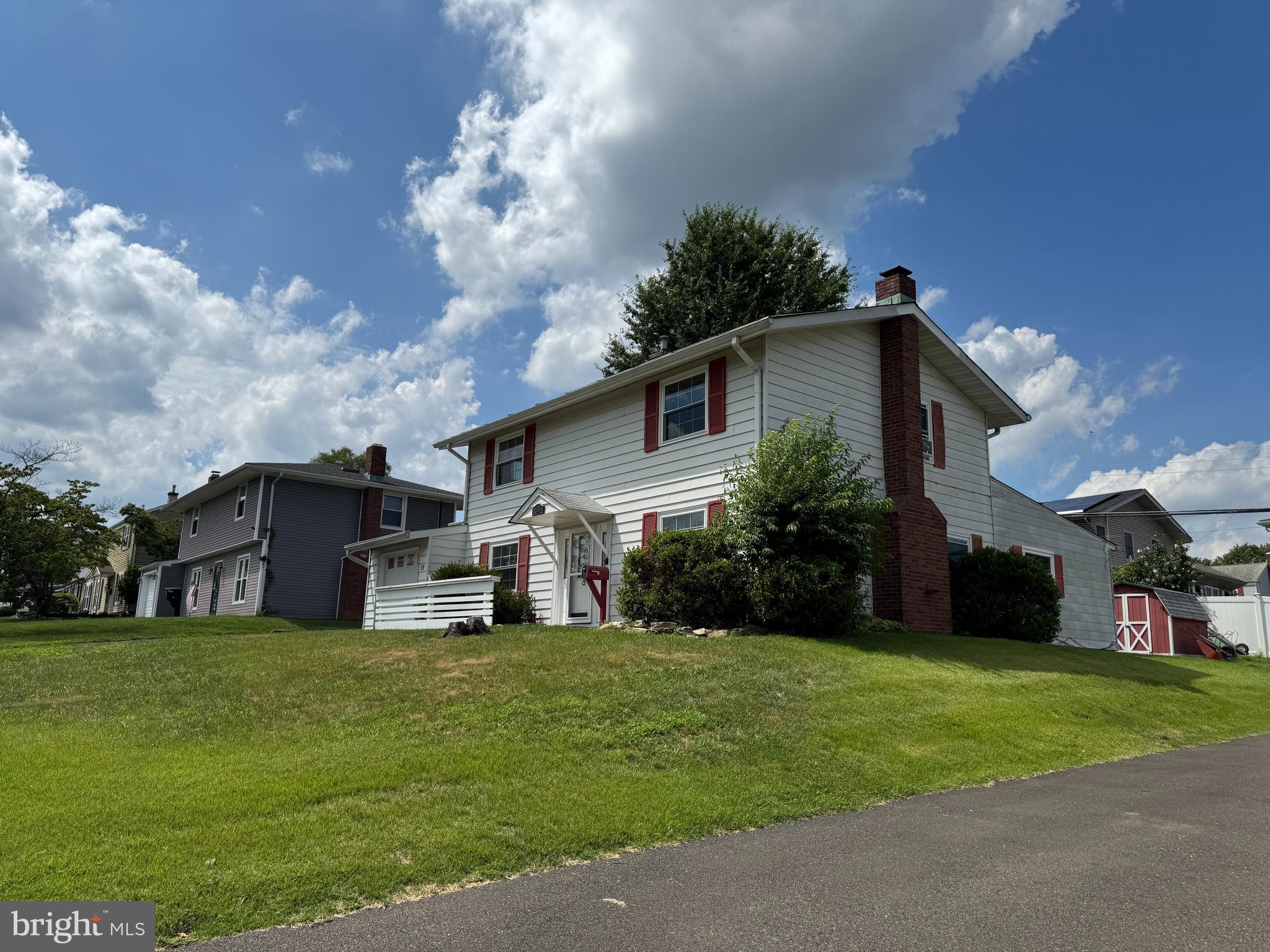 55 Tweed Road Levittown, PA 19056 - Photo 4 of 58 Expanded