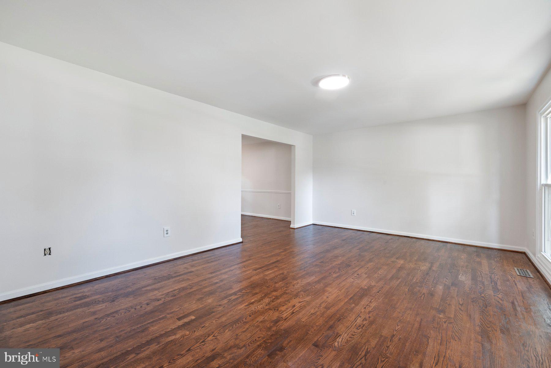 Spacious living room
