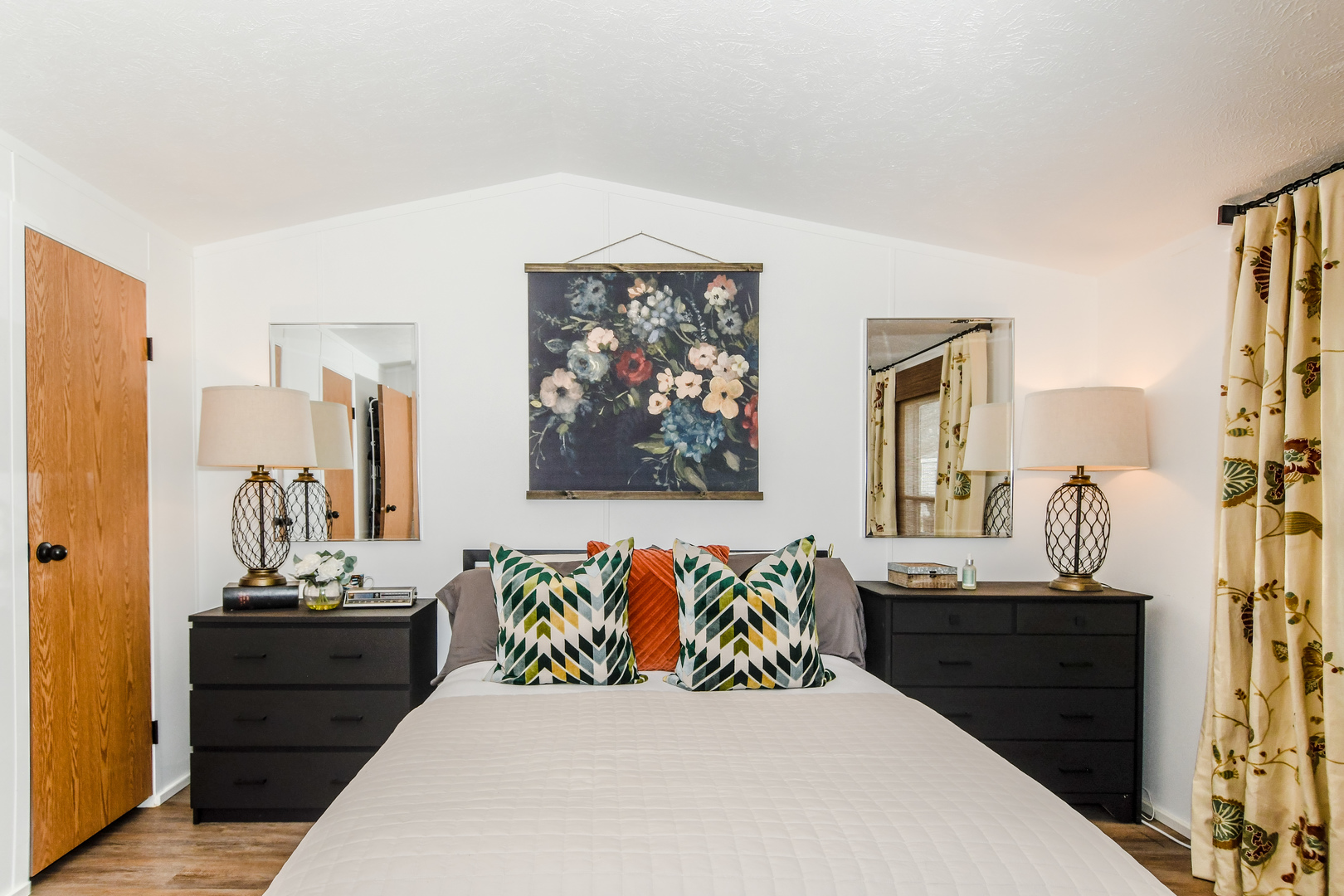 58 Oak Street Minooka, IL 60447 - Photo 16 of 28 a bedroom with a bed and wooden floor