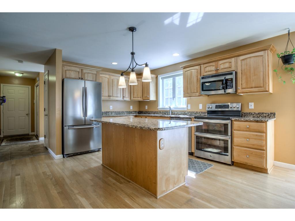 35 Springfield Circle Merrimack, NH 03054 - Photo 5 of 34