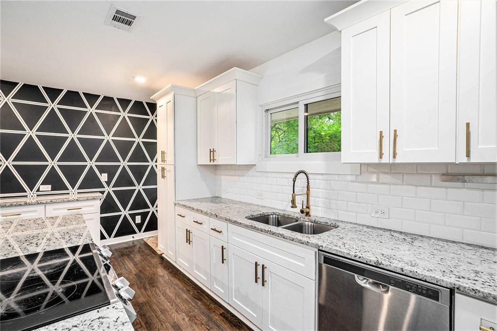 2324 Ousley Court Decatur, GA 30032 - Photo 5 of 25