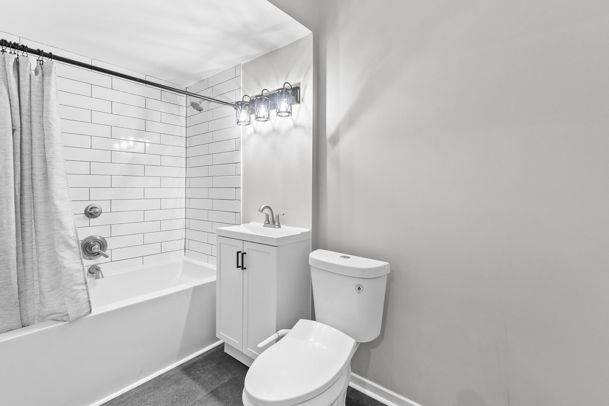 643 Roundhouse Street Shakopee, MN 55379 - Photo 8 of 15
