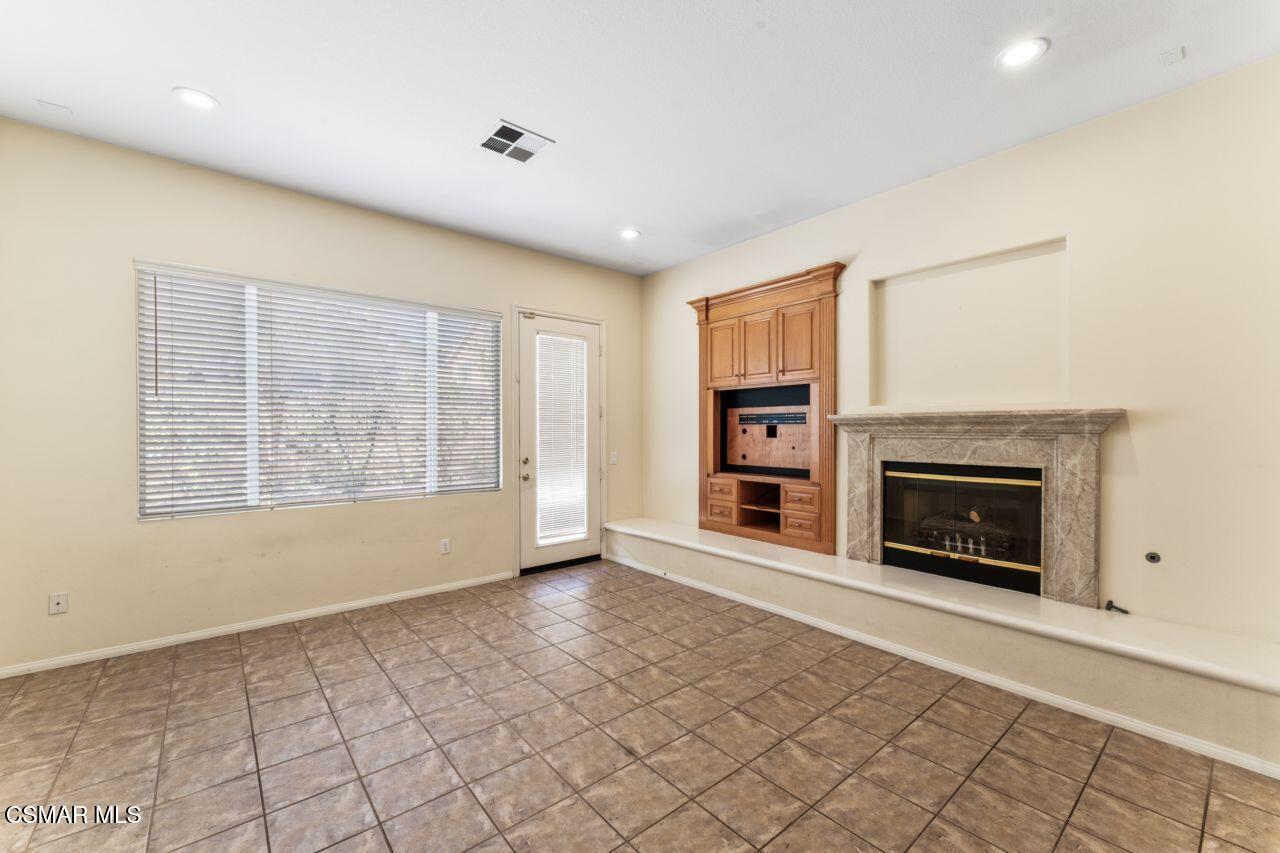 2535 Parade Avenue Simi Valley, CA 93063 - Photo 6 of 31 photos_web_resolution_DSC09133