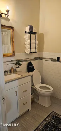 $2,500 | 44 A Clinton Avenue, Unit A, Albany, NY 12210