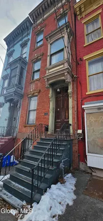 $2,500 | 44 A Clinton Avenue, Unit A, Albany, NY 12210
