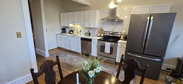 $2,500 | 44 A Clinton Avenue, Unit A, Albany, NY 12210