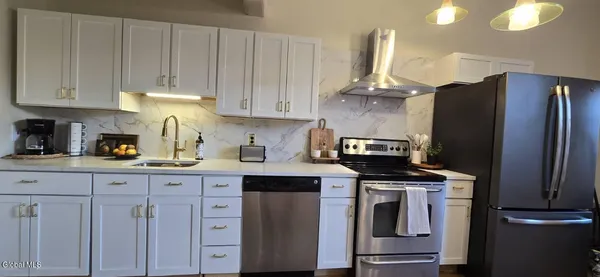 $2,500 | 44 A Clinton Avenue, Unit A, Albany, NY 12210