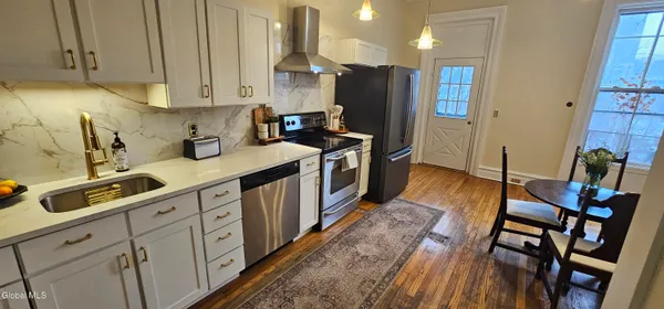 $2,500 | 44 A Clinton Avenue, Unit A, Albany, NY 12210