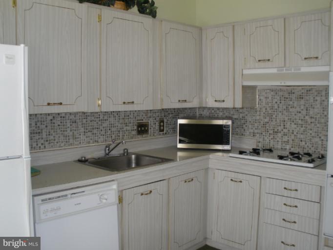 8337 Scotts Level Road Pikesville, MD 21208 - Photo 9 of 21 Kitchen