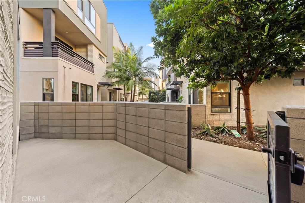 620 Cardiff Reef Costa Mesa, CA 92627 - Photo 5 of 45