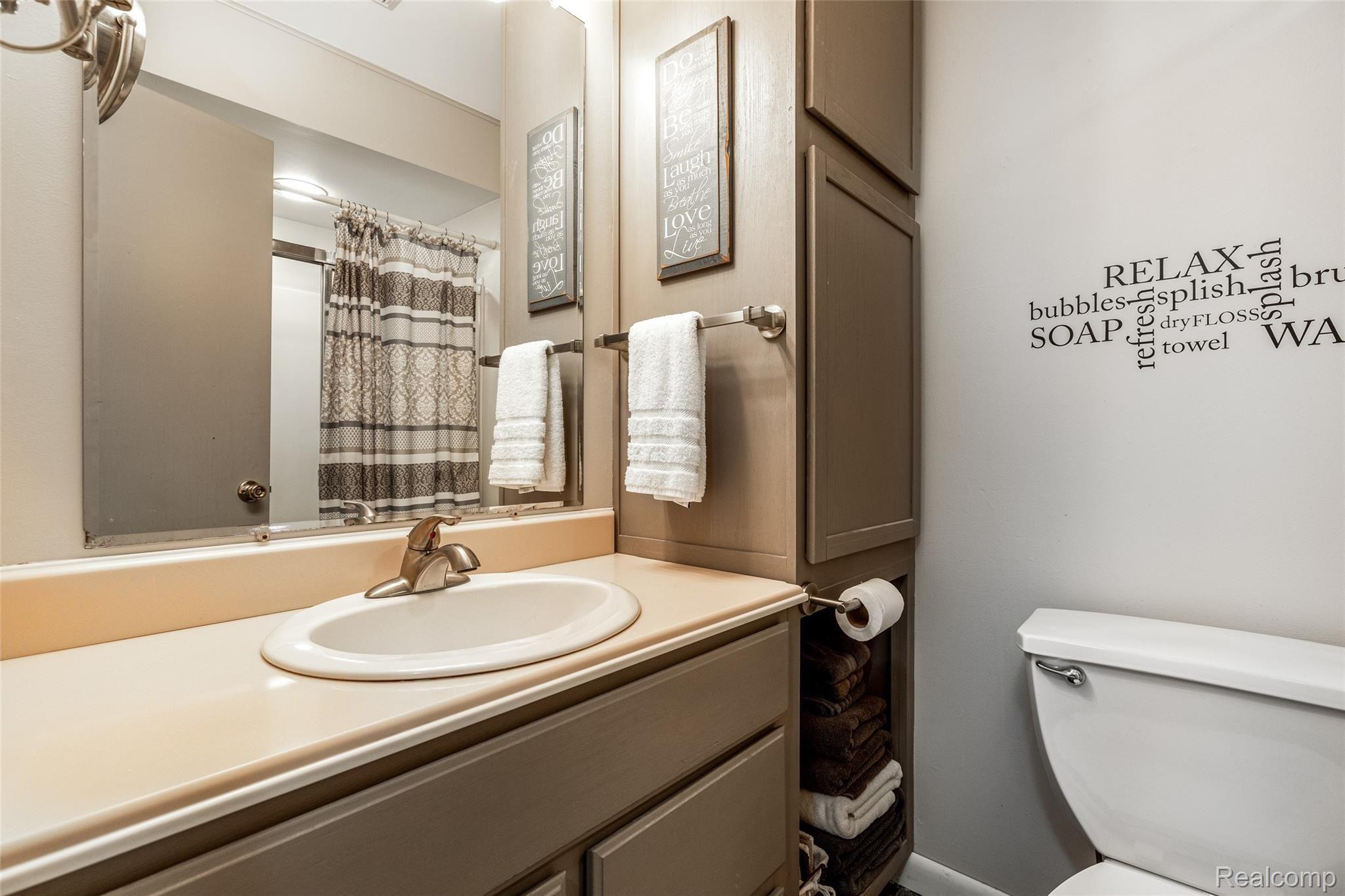 3787 Hooker Road Pinckney, MI 48169 - Photo 18 of 55 35.Bathroom
