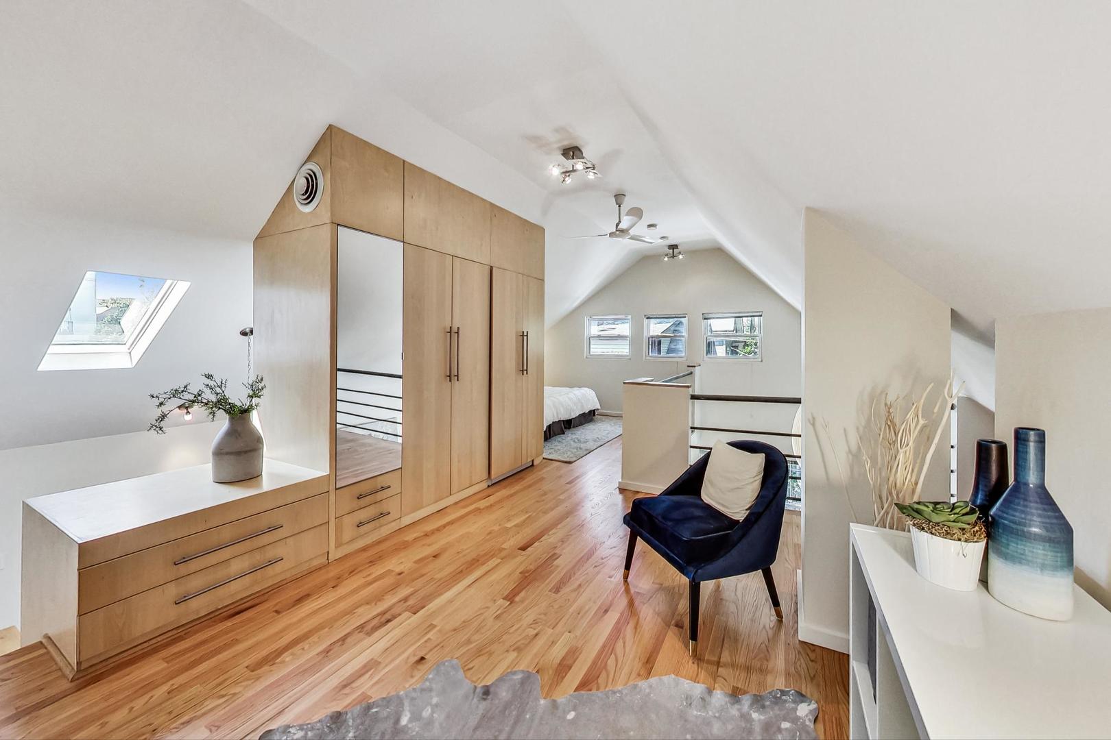 1009 West Wolfram Street, Unit 2W Chicago, IL 60657 - Photo 17 of 24 a view of a chairs and table in a room