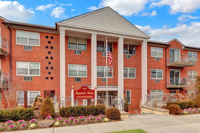 $349,000 | 250 North Village Avenue, Unit C24, Rockville Centre, NY 11570