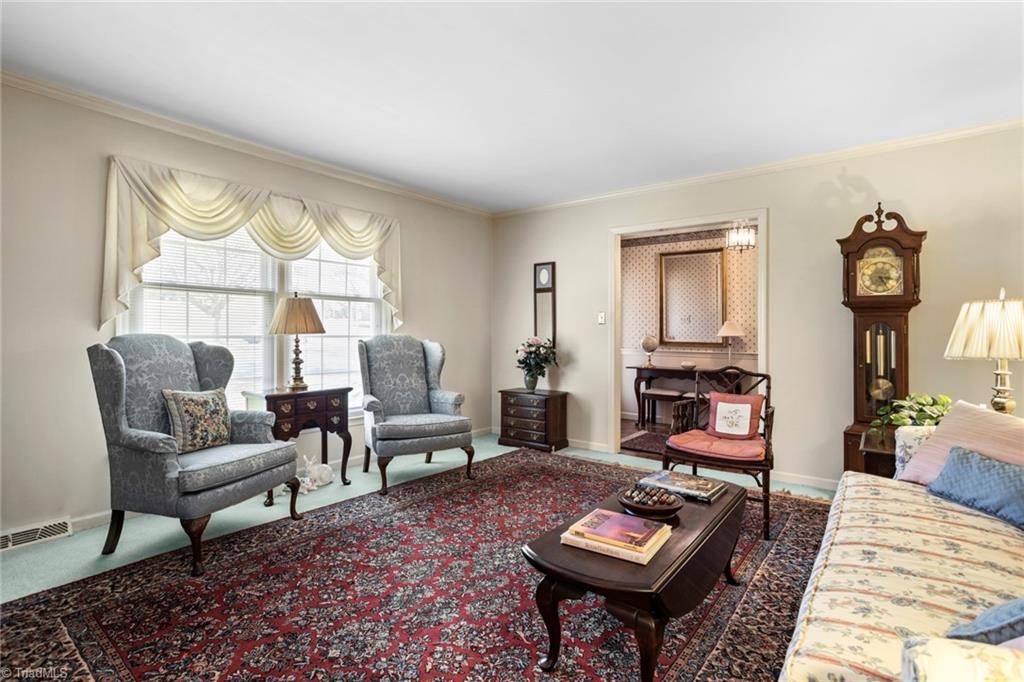 1393 Turkey Hill Road Winston-Salem, NC 27106 - Photo 3 of 36 Living Room