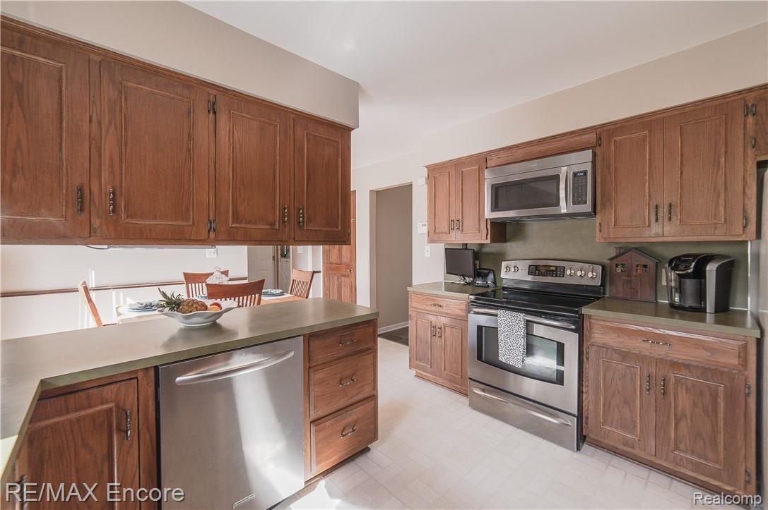 8414 Horton Road Goodrich, MI 48438 - Photo 8 of 48 8414 Horton Rd. Goodrich Kitchen view 4