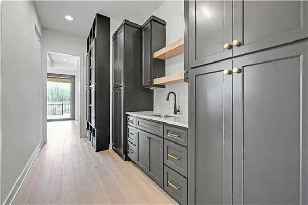 $1,199,900 | 11707 West 181st Terrace, Overland Park, KS 66013