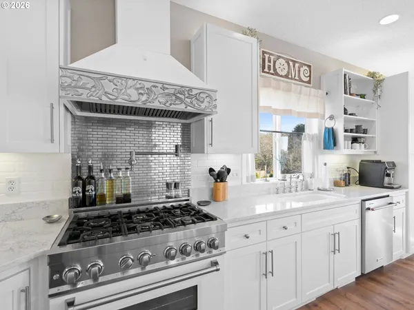 $894,900 | 260 Northeast 71st Place, Newport, OR 97365