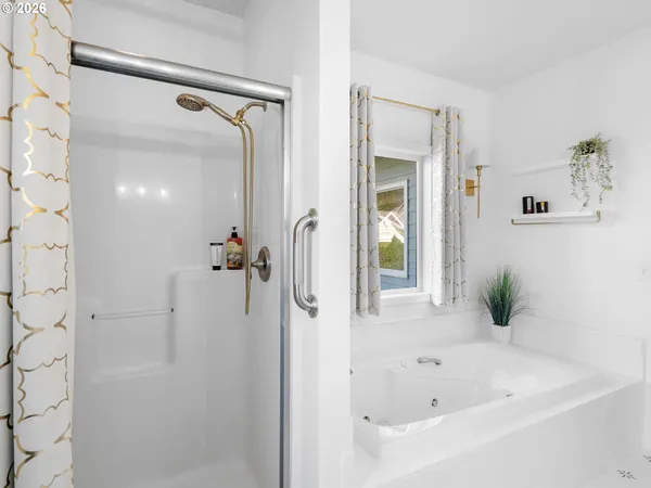 $894,900 | 260 Northeast 71st Place, Newport, OR 97365