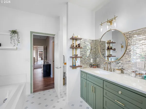 $894,900 | 260 Northeast 71st Place, Newport, OR 97365