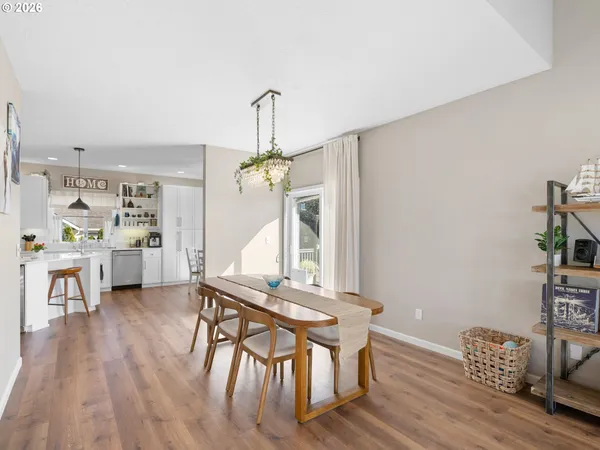 $894,900 | 260 Northeast 71st Place, Newport, OR 97365