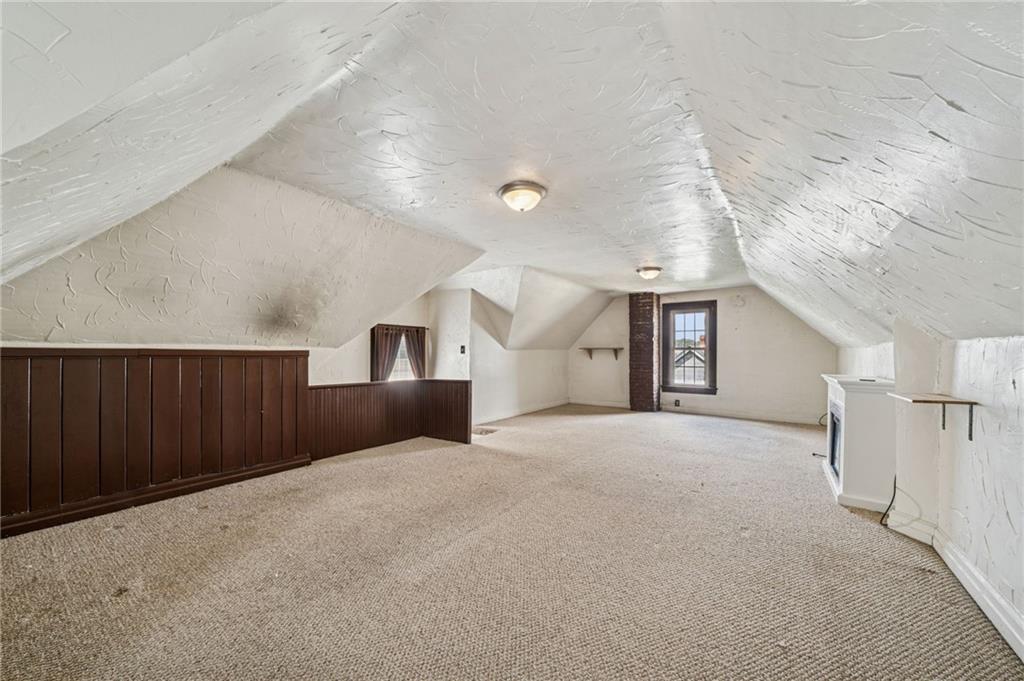 147 Hamilton Avenue Vandergrift, PA 15690 - Photo 28 of 32 a view of a big room with closet and windows