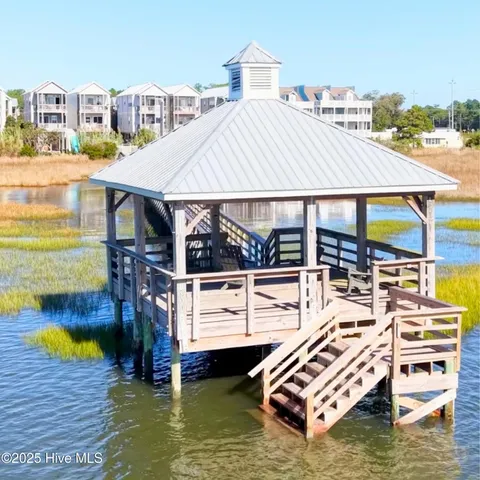 $489,900 | 208 A Bridgeview Court, Surf City, NC 28445