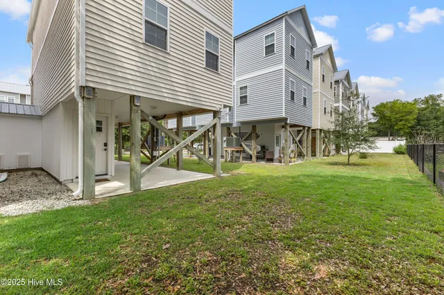 $489,900 | 208 A Bridgeview Court, Surf City, NC 28445