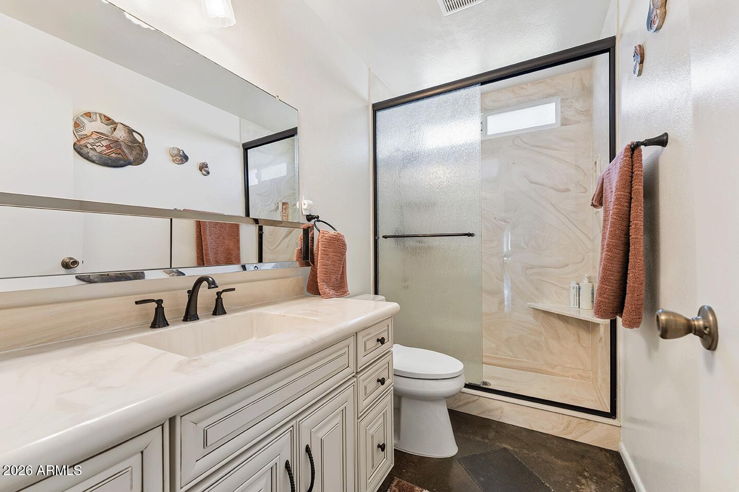 4701 West Greenway Road Glendale, AZ 85306 - Photo 14 of 31 Hall Bath