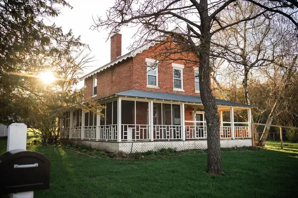 $625,000 | 10198 South Crazy Hollow Road, Hanover, IL 61041