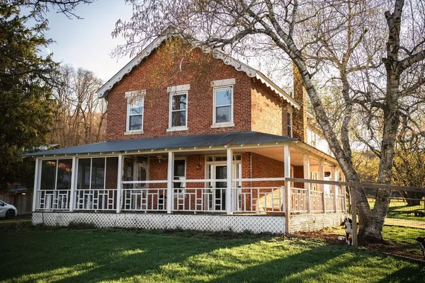 $625,000 | 10198 South Crazy Hollow Road, Hanover, IL 61041