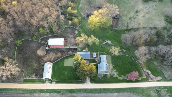 $625,000 | 10198 South Crazy Hollow Road, Hanover, IL 61041