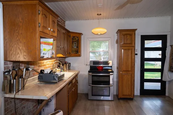 $625,000 | 10198 South Crazy Hollow Road, Hanover, IL 61041