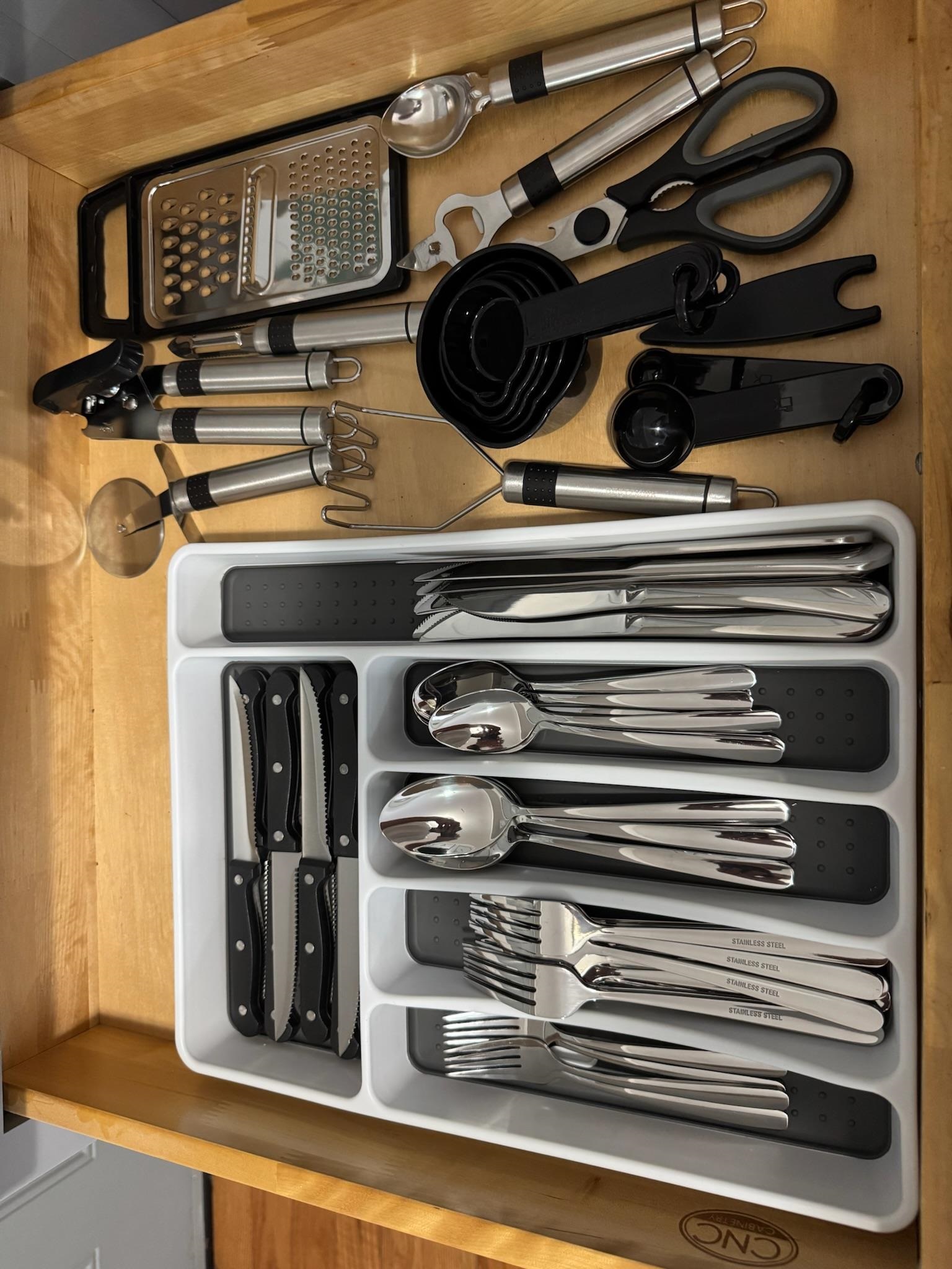 157 Bidwell Avenue, Unit 2 Jersey City, NJ 07305 - Photo 6 of 34 a close view of stove and microwave