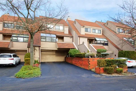 $1,199,000 | 17 John Bean Court, Unit 17, Port Washington, NY 11050