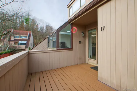 $1,199,000 | 17 John Bean Court, Unit 17, Port Washington, NY 11050