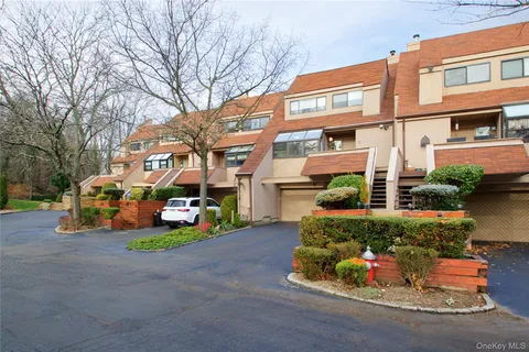 $1,199,000 | 17 John Bean Court, Unit 17, Port Washington, NY 11050