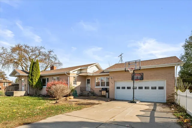 $300,000 | 1060 Catherine Street, Joliet, IL 60435