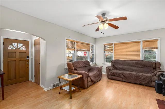 $300,000 | 1060 Catherine Street, Joliet, IL 60435