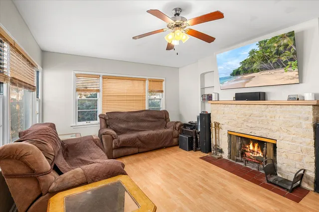 $300,000 | 1060 Catherine Street, Joliet, IL 60435